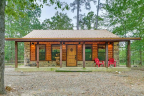 Broken Bow Cabin Hot Tub, Fire Pit and 7 Mi to Lake